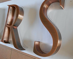 litery z miedzi litery ze stali nierdzewnej litery miedziowane litery patynowane
